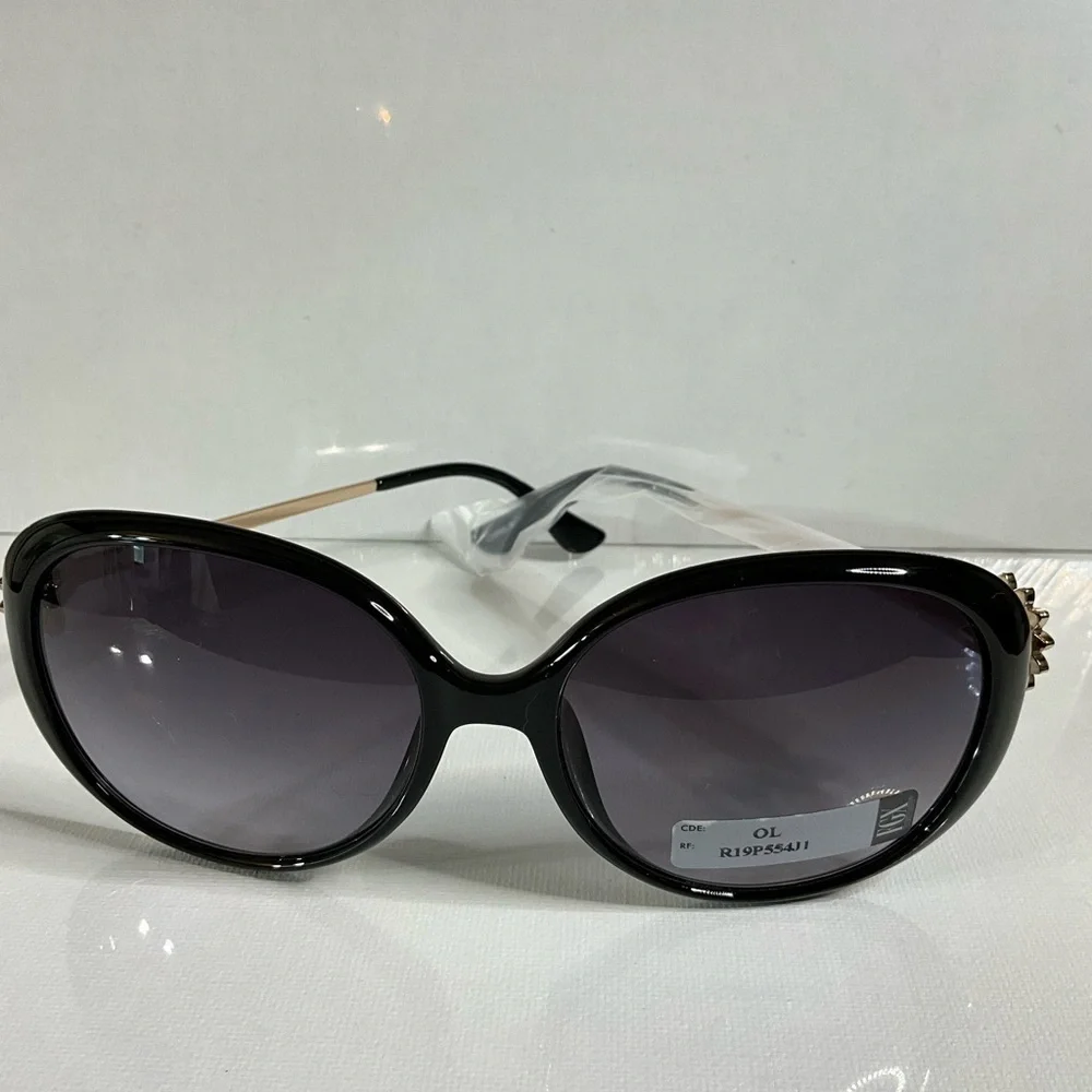 Elegant Black Oversized Sunglasses